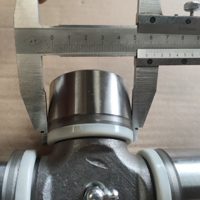 Onderdelen voor vrachtwagens WG9319313210 57*144 mm Universele samensmelting voor HOWO transmissieas