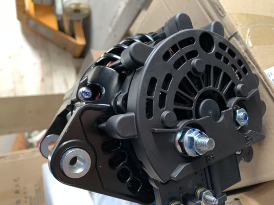 Voorraad 28V 120A alternator generator voor ZHONGTONG BUS 3701-80-00527 AVi147E3001 5294335