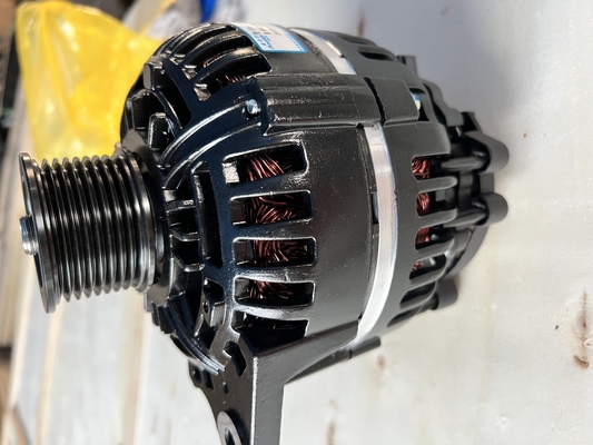 Voorraad 28V 120A alternator generator voor ZHONGTONG BUS 3701-80-00527 AVi147E3001 5294335